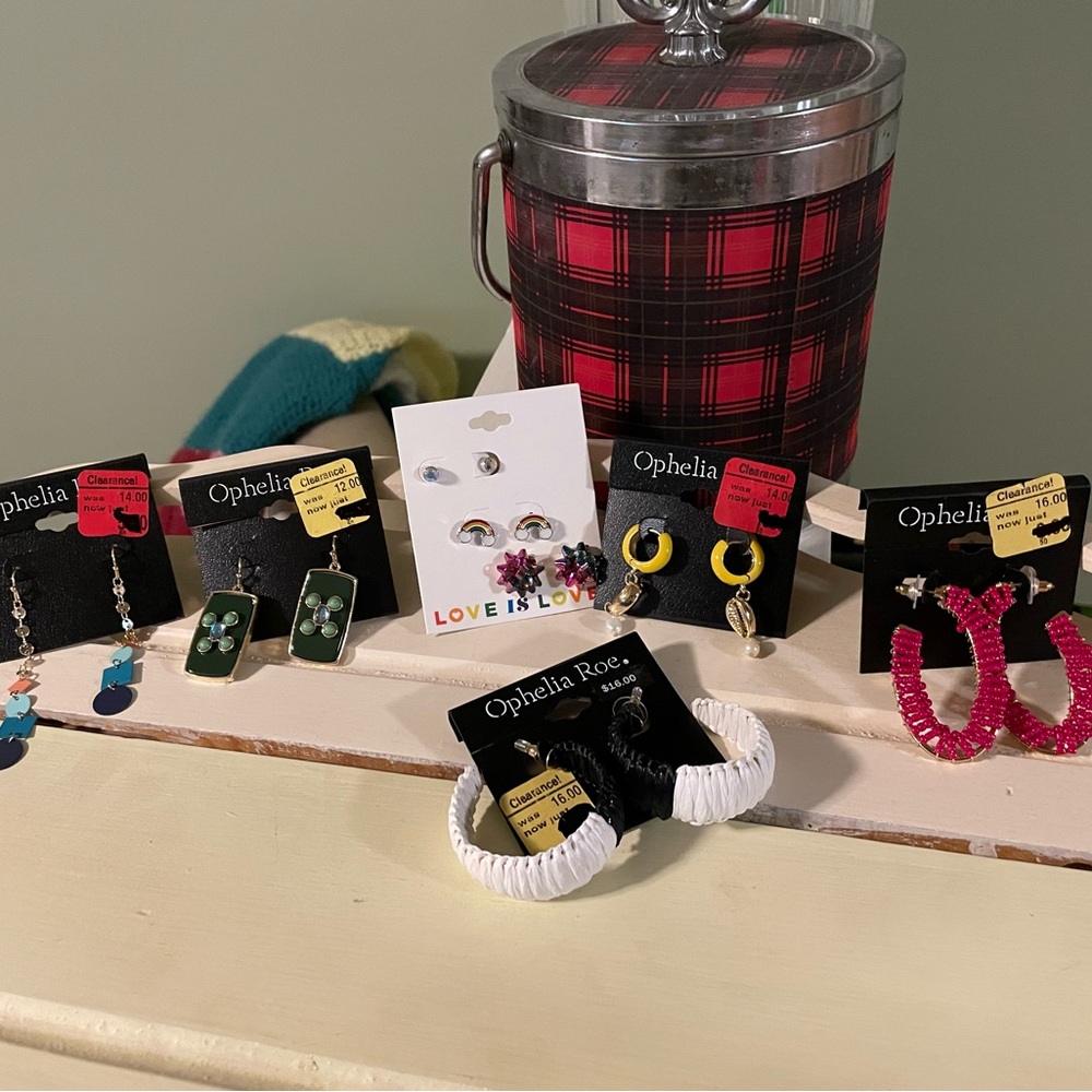 Pierced earrings, stocking, stuffer pack